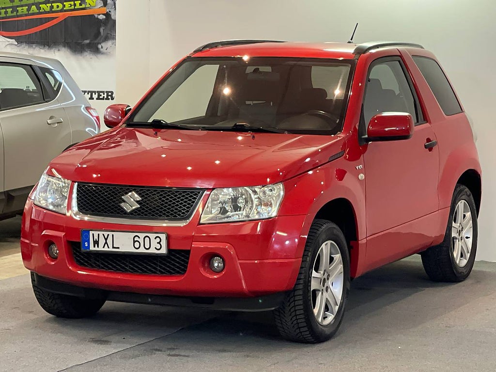 Suzuki Grand Vitara 3-DÖRRAR 1.6 VVT 4WD DRAG NY BESIKTAD NY SERVAD