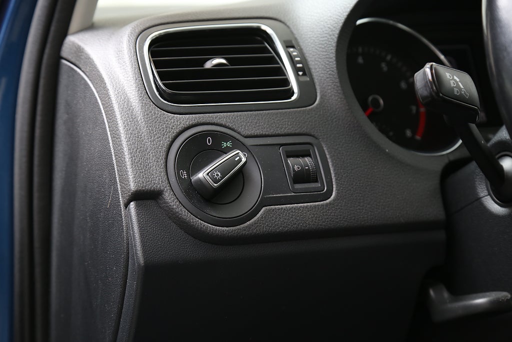 Volkswagen Polo 1,2 TSI 90hk Base 5D Bluetooth 2017