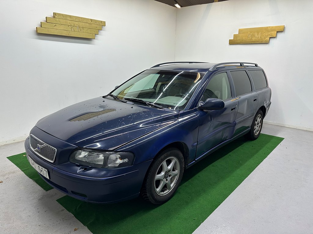 Volvo V70 2.4 Business Euro 4 A-Traktor/Nybes/0%RÄNTA 