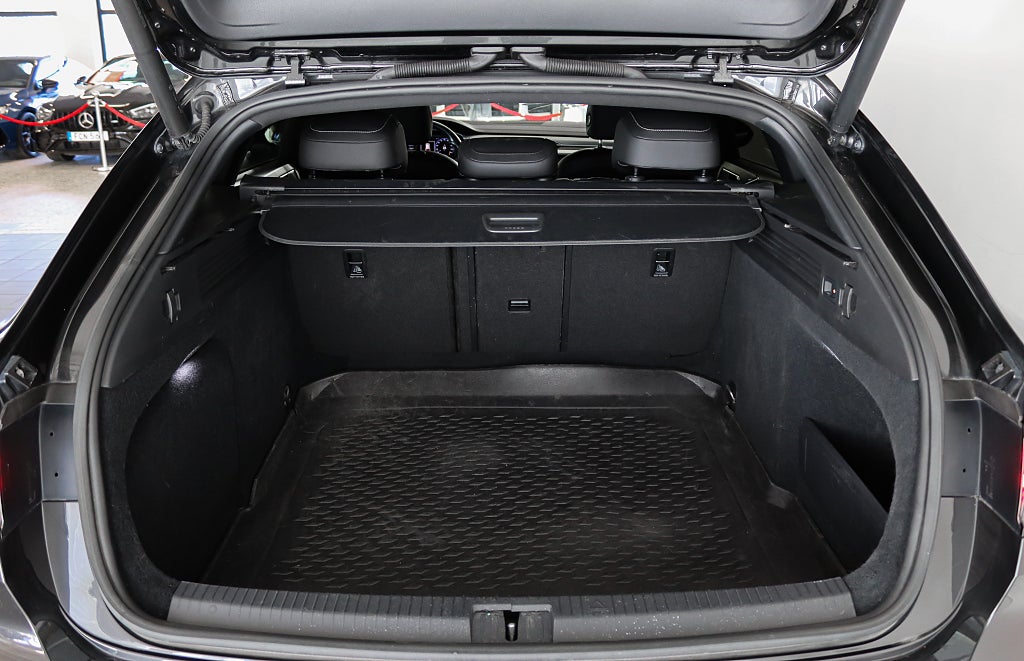 Volkswagen Arteon Shooting Brake 2.0 TDI 4M R-Line Cockpit Värmare Drag