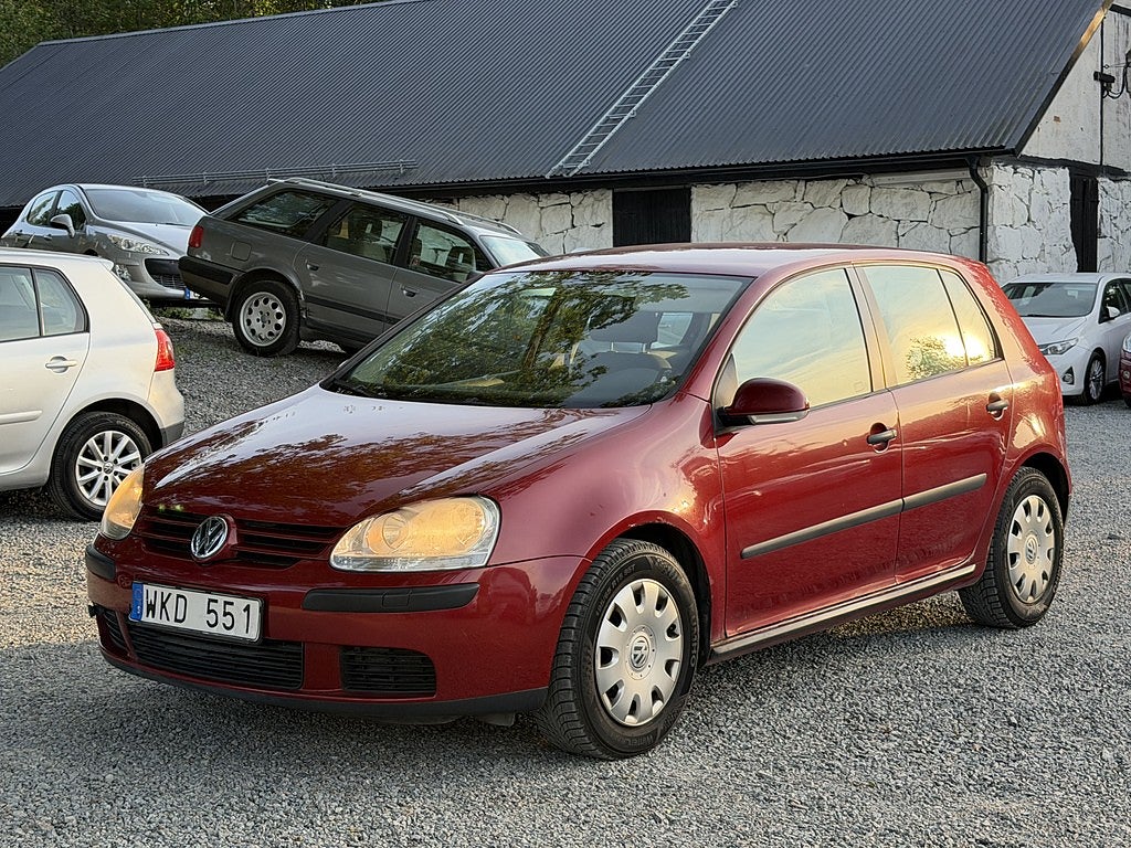 Volkswagen Golf 5-dörrar 1.6 Trendline, 2 brukare, 102hk, 2005