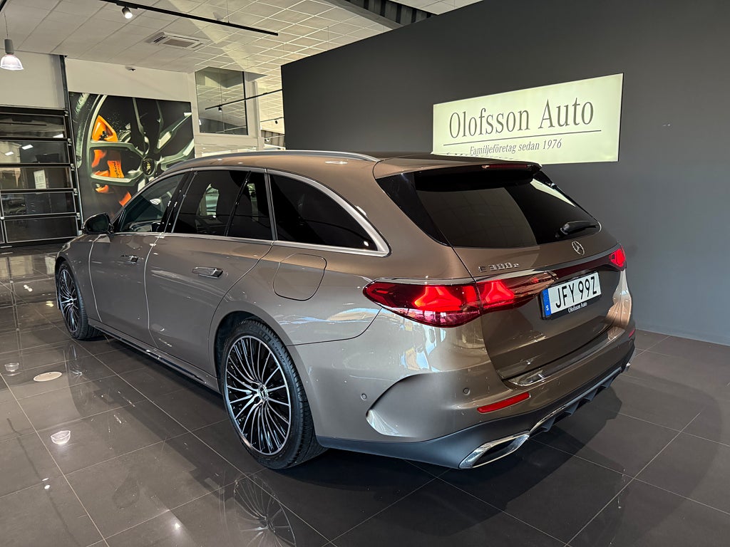 Mercedes-Benz E 300 e AMG Superscreen Läder 20tum Kombi - bild 3