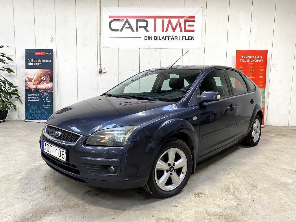 Ford Focus Titanium 1.8 Flexifuel / ACC / Kamkedja