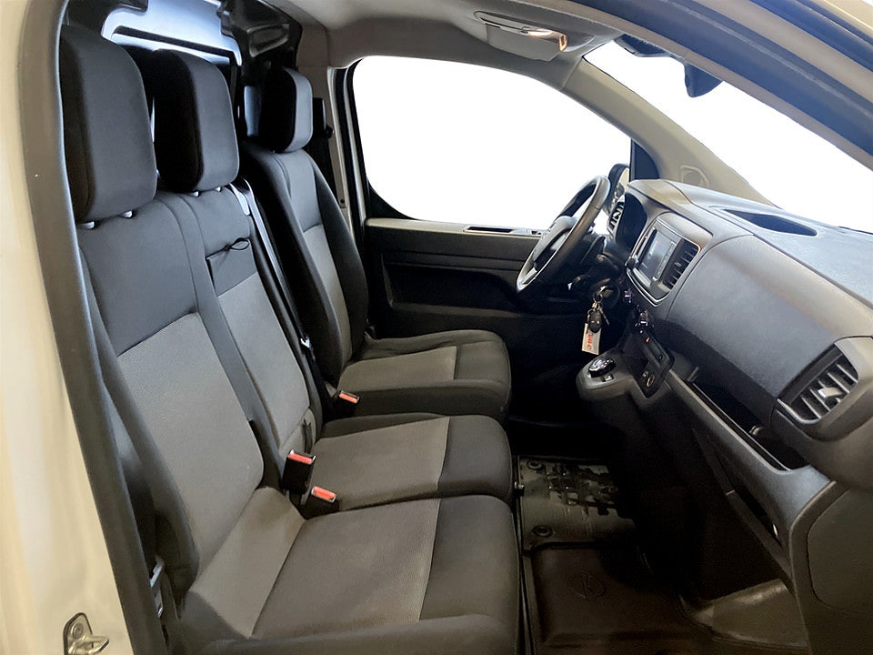 Bild på Opel Vivaro Business 2.0 BHDi 145hk Aut L3 B-KAMERA DRAG