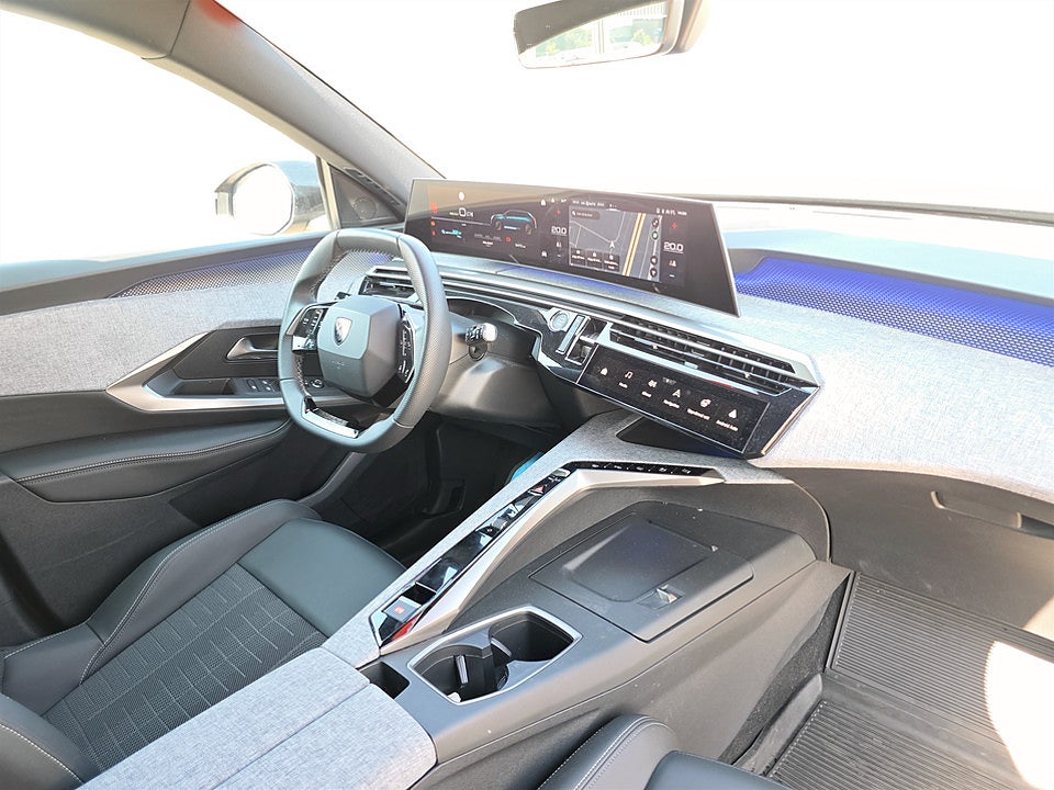 Bild på Peugeot E-5008 Winter Edition+ - DEMO