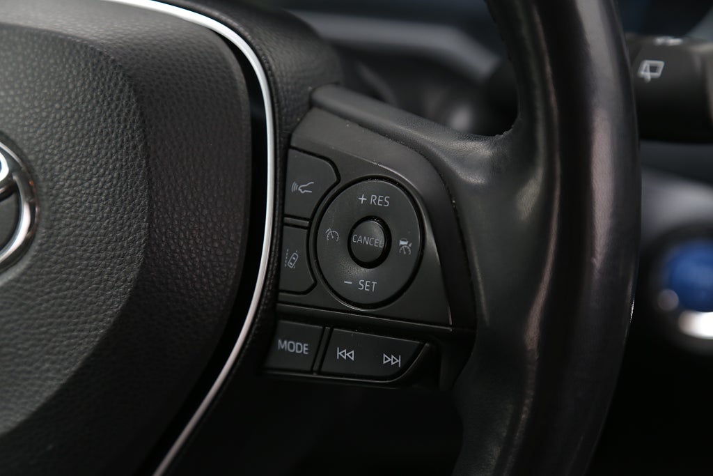 Toyota RAV4 2,5 Hybrid E-CVT Executive 2WD JBL Navi Skinn Dragkrok 2019