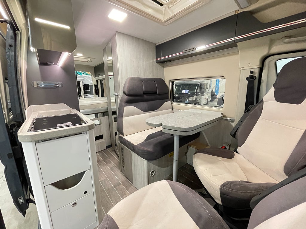 Ci Kyro Duo XL Elite / Truma Diesel / Höj och sänkbarsäng / Solcell - Ci