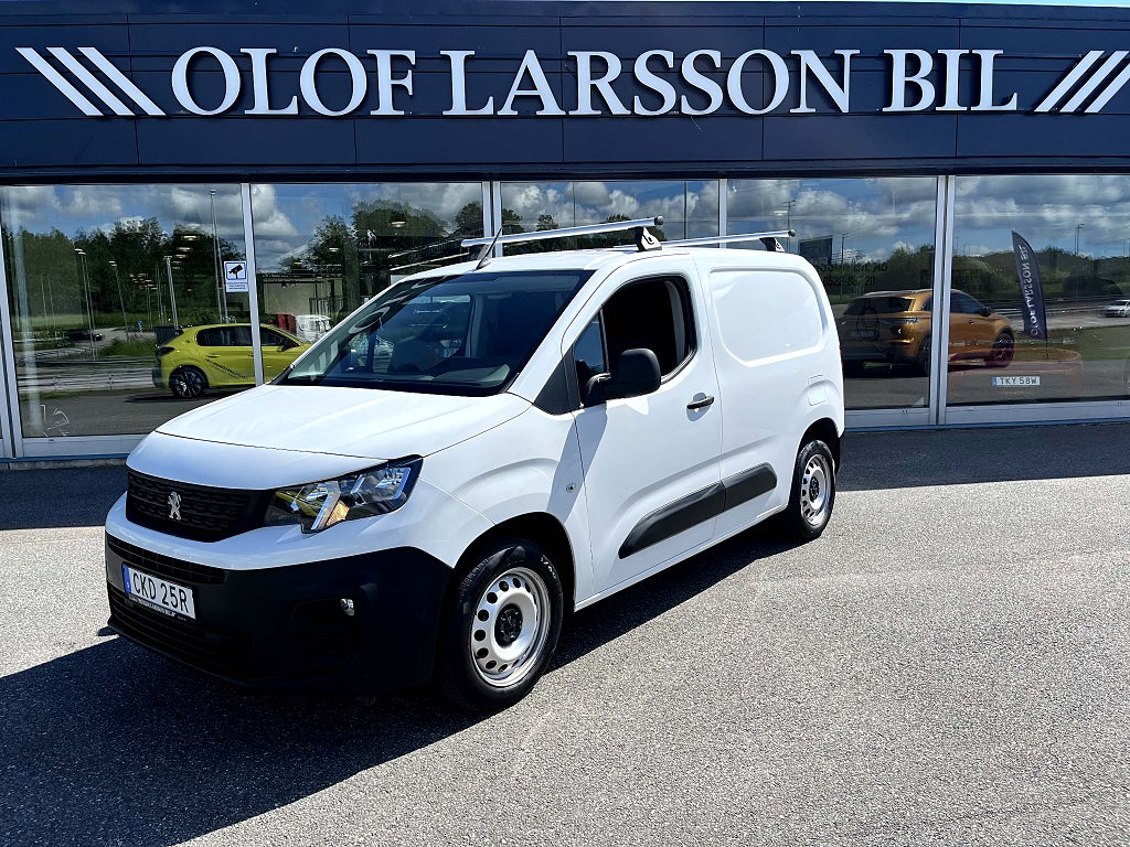 Peugeot Partner 1,5 HDi 100hk PRO/Värmare/Drag/PDC f&b/Skåpinredning
