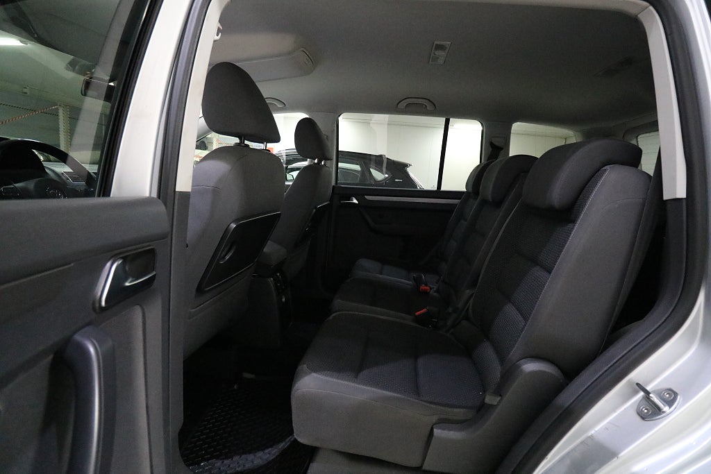 Volkswagen Touran 2011 - miniatyr 16