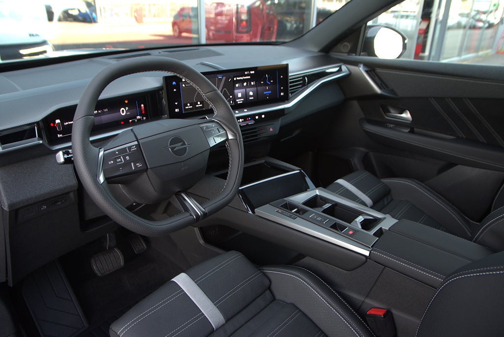Opel Grandland NYA Hybrid GS 145hk Automat *0% ränta Fri service 3 år