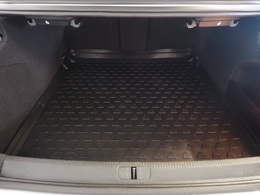 Volkswagen CC TDI 177hk DSG 4Motion R-Line | Drag | D-värm | 2015