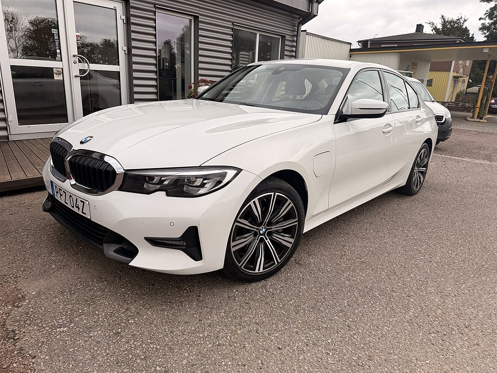BMW 330 e Sedan, Plug in Bensin, 292hk Sport line