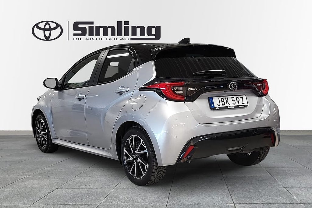 Toyota Yaris 1,5 Style Bi-tone JBL / Vinterhjul