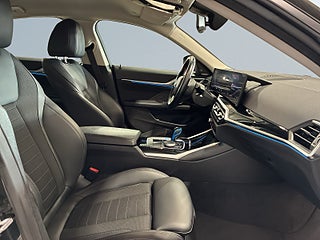 BMW i4 eDrive40 Gran Coupé Kamera Cockpit H/K Psens MOMS S&V – bild 9