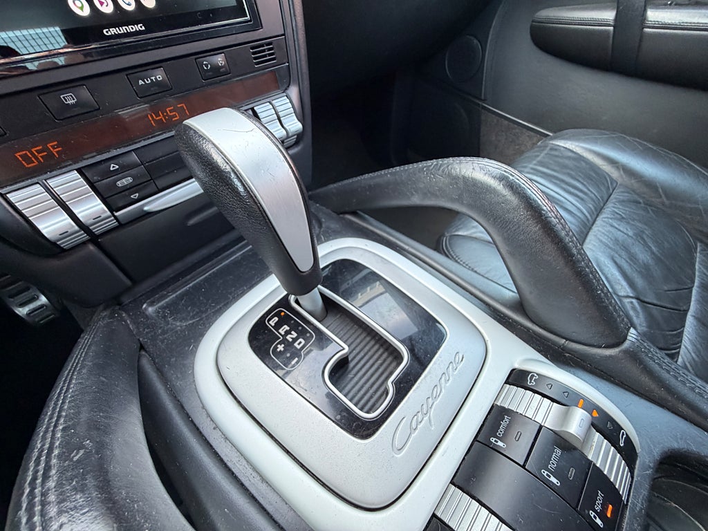 Porsche Cayenne 2006 - miniatyr 13