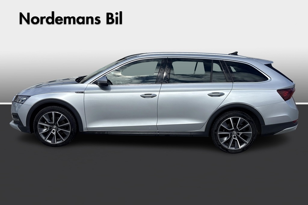 Skoda Octavia 2023, bild 2/10