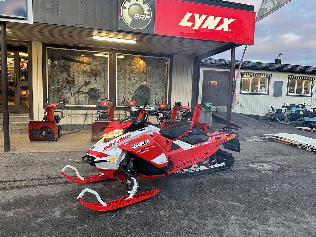 Ski-Doo Renegade Backcountry 146" XRS 850 E-Tec -20 