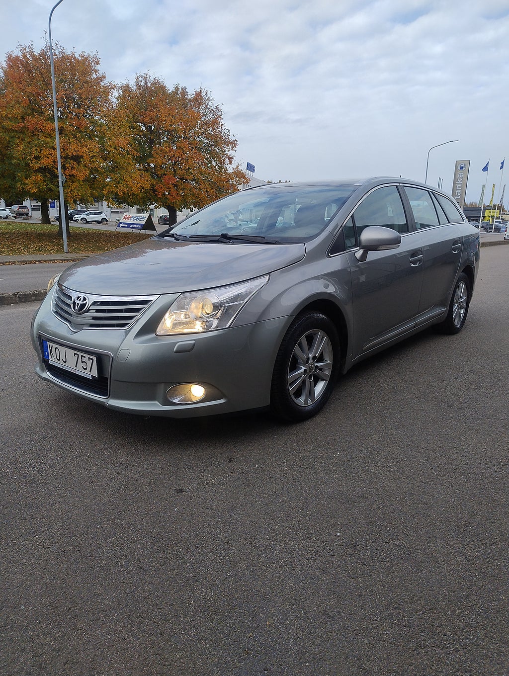 Toyota Avensis Kombi 1.8  Business .Navi.Skinn.Panorama.Drag