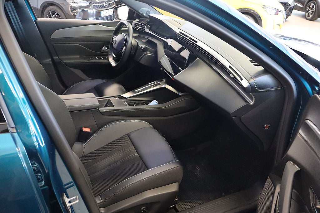 Bild på Peugeot 408 GT 1.2 PT 130hk Aut - B-KAMERA, NAVI, CARPLAY, 1 ÄGARE