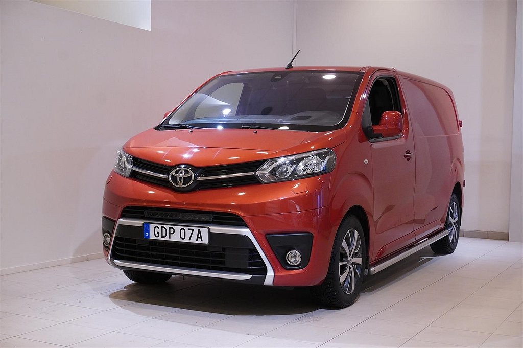 Toyota ProAce 2.0 D-4d Automat Dragkrok Värmare Navi Headup 3-Sits Leasbar