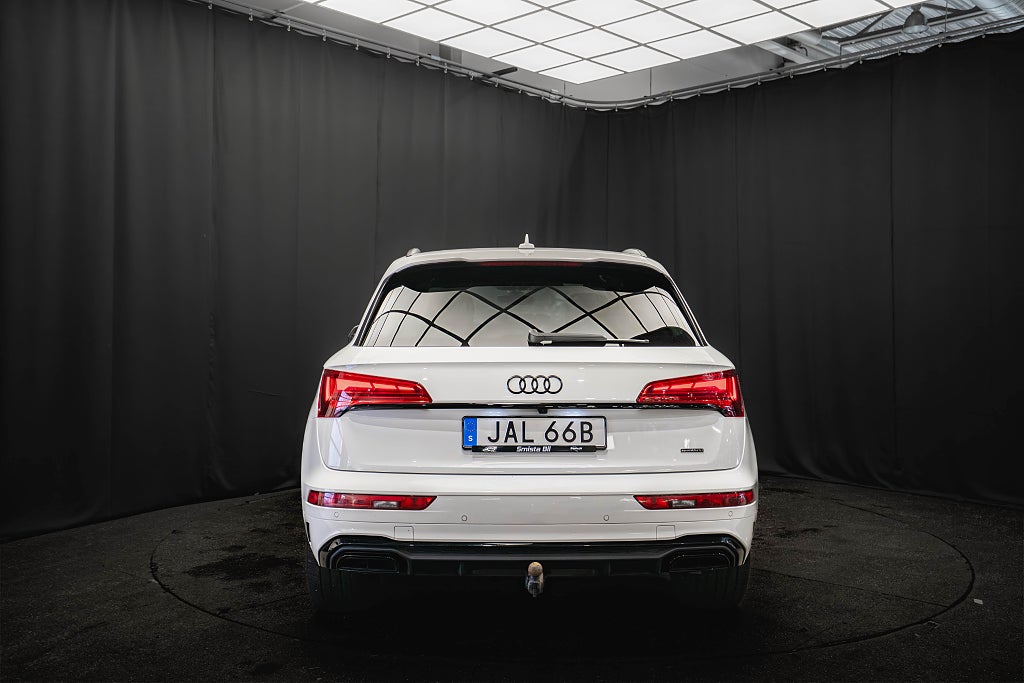 Audi Q5 55 TFSI e Q S-Line BLACK 20'' DRAG KAMERA 1-ÄGARE MOMS