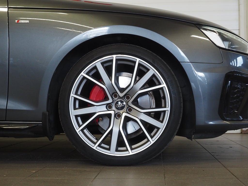 Audi A4 Avant 40 TDI 204hk Q Competition Plus | Se utrustning | 2023