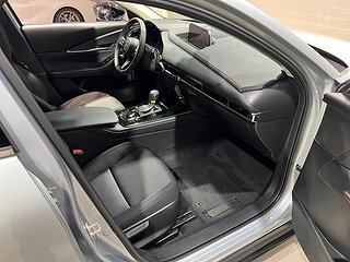 SUV Mazda CX-30 7 av 21