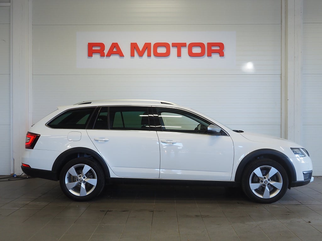 Skoda Octavia Scout 2.0 TDI 184hk 4x4 Premium | Drag | D-värm | Navi | 2020