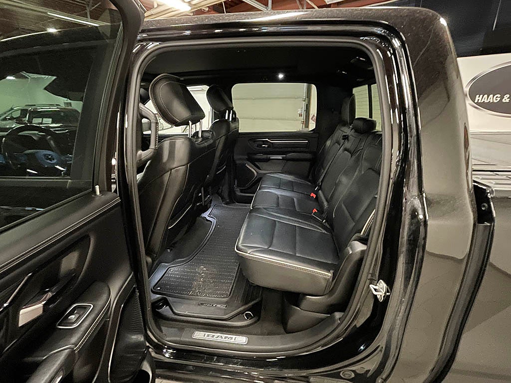 Dodge Ram 1500 Limited Night Crew Cab 5,7 HEMI 395HK