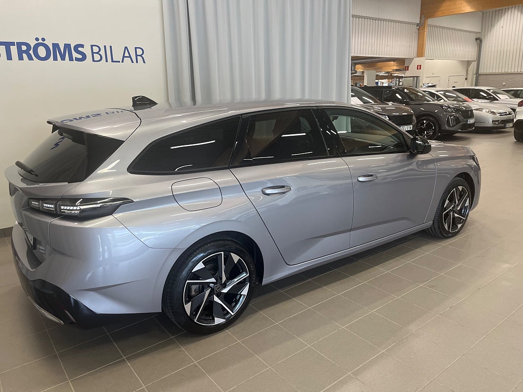Peugeot 308 sw Hybrid 145 AUT Sportswagon thumbnail