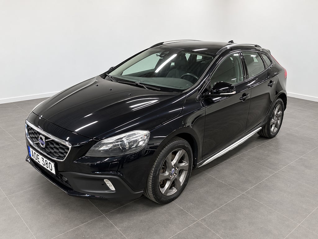 Volvo V40 Cross Country D3 Momentum Business Edition Pro,Pano,Värmare,Navi,Sens