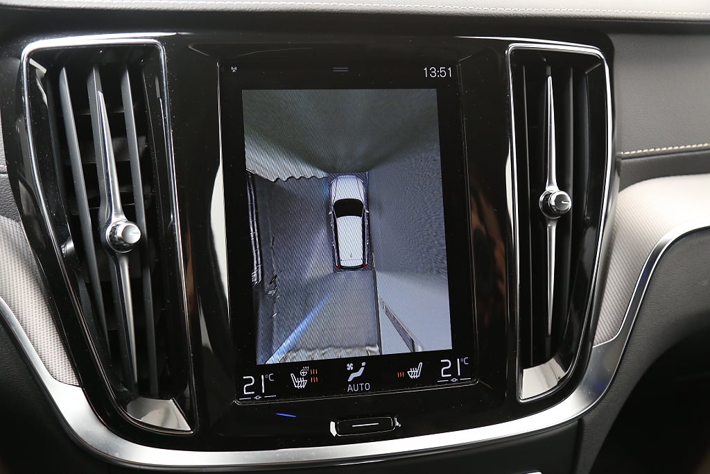 Volvo V60 Recharge T8 392hk R-Design Pro Edition III AWD B&W Pano