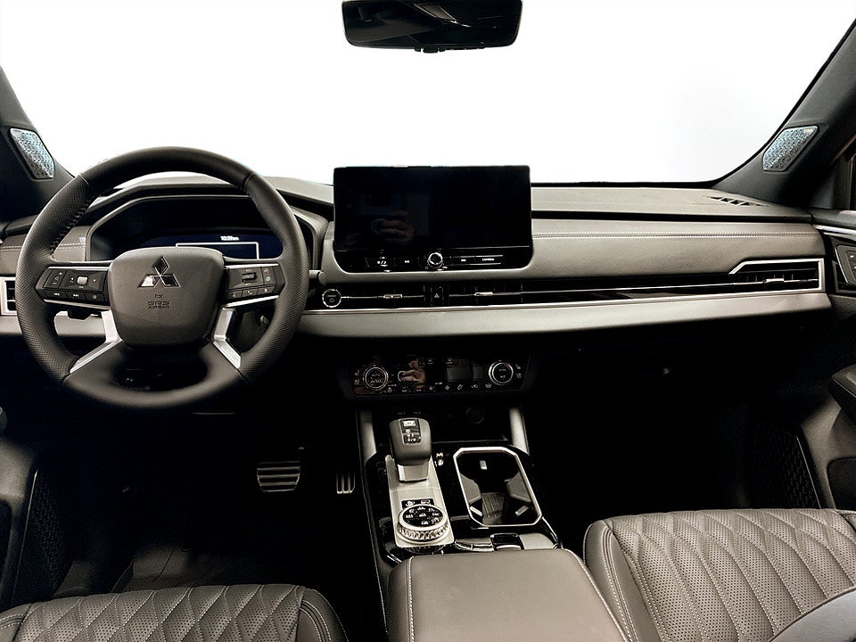 Bild på Mitsubishi Outlander Instyle PHEV 4WD - OMGÅENDE LEVERANS!