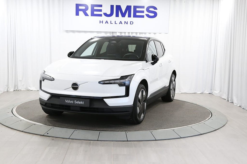 Volvo EX30 Single Motor Extended Range Plus | Dragkrok | Tonade rutor |