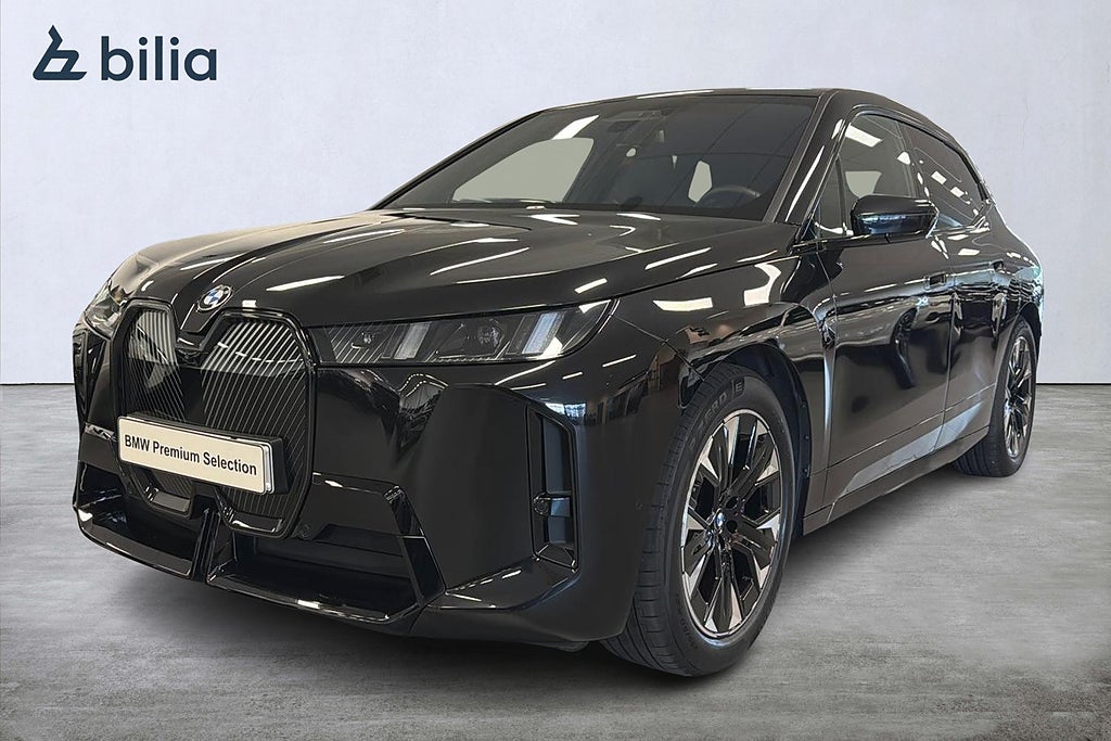 BMW iX xDrive 60 M-sport | Charged | H&K | Drag | Aktiv farth.