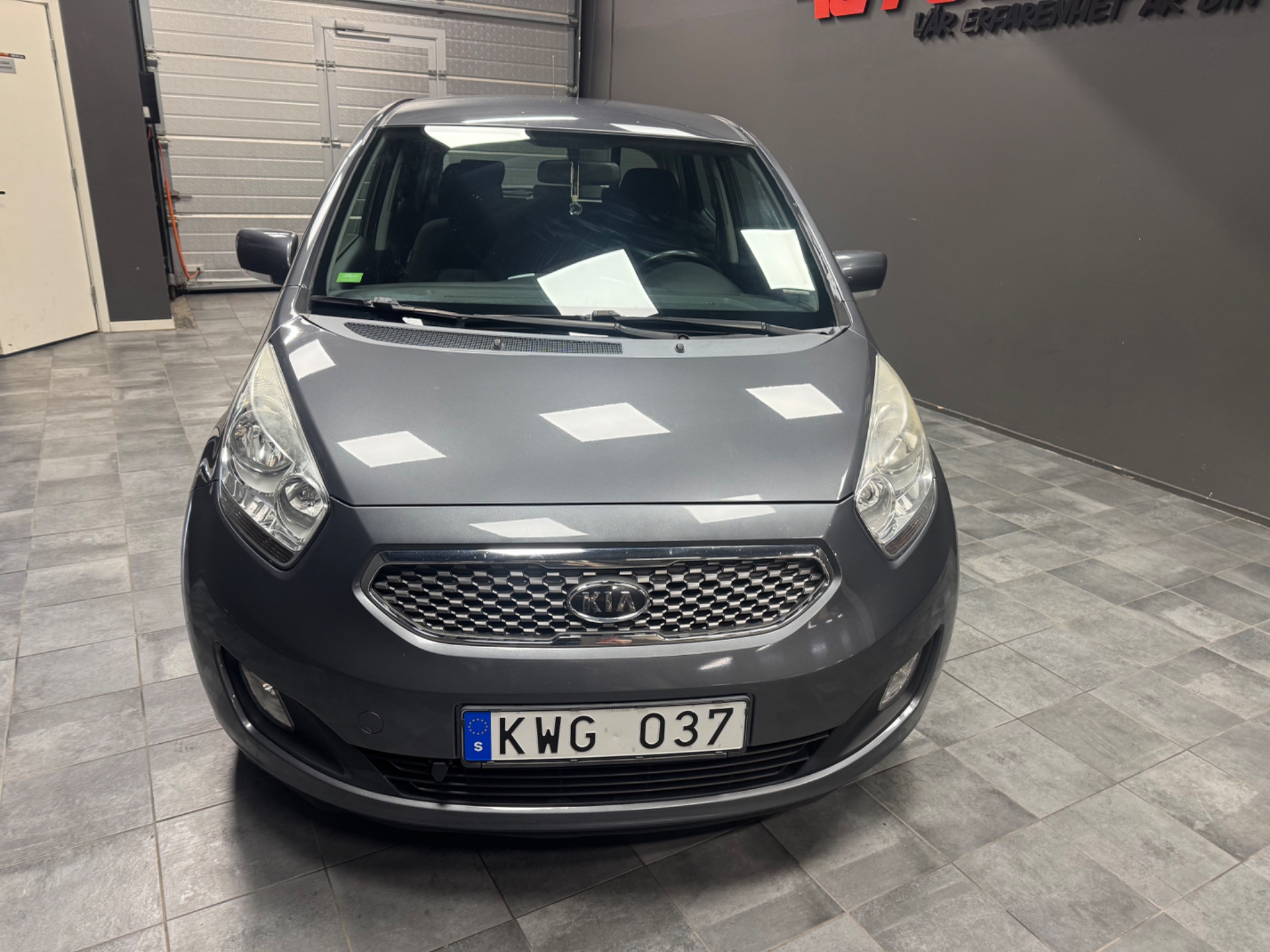 Kia Venga 1.6 CVVT EX Comfort (125 HK) 2010, bild 2/41