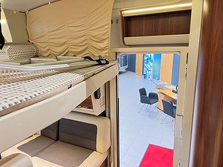 Husbil-halvintegrerad Adria MATRIX SUPREME M 687 SL 30 av 36