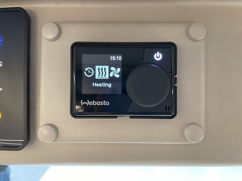 CHALLENGER F&S Edition / Solcell / Webasto / Litium / 5 bältad / Pop-Up - CHALLENGER