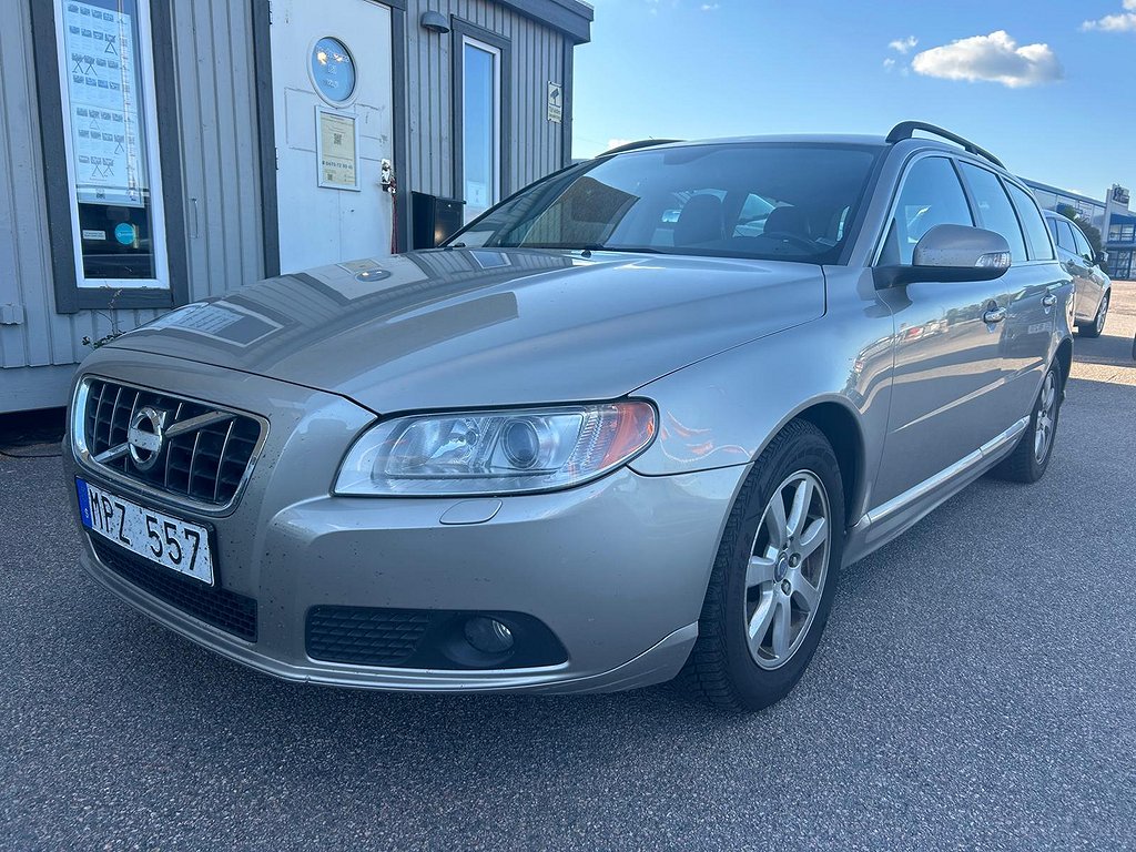 Volvo V70 1,6D DRIVe Momentum *Värmare /Drag  /Xenon*