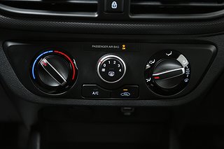 Halvkombi Hyundai i10 18 av 22