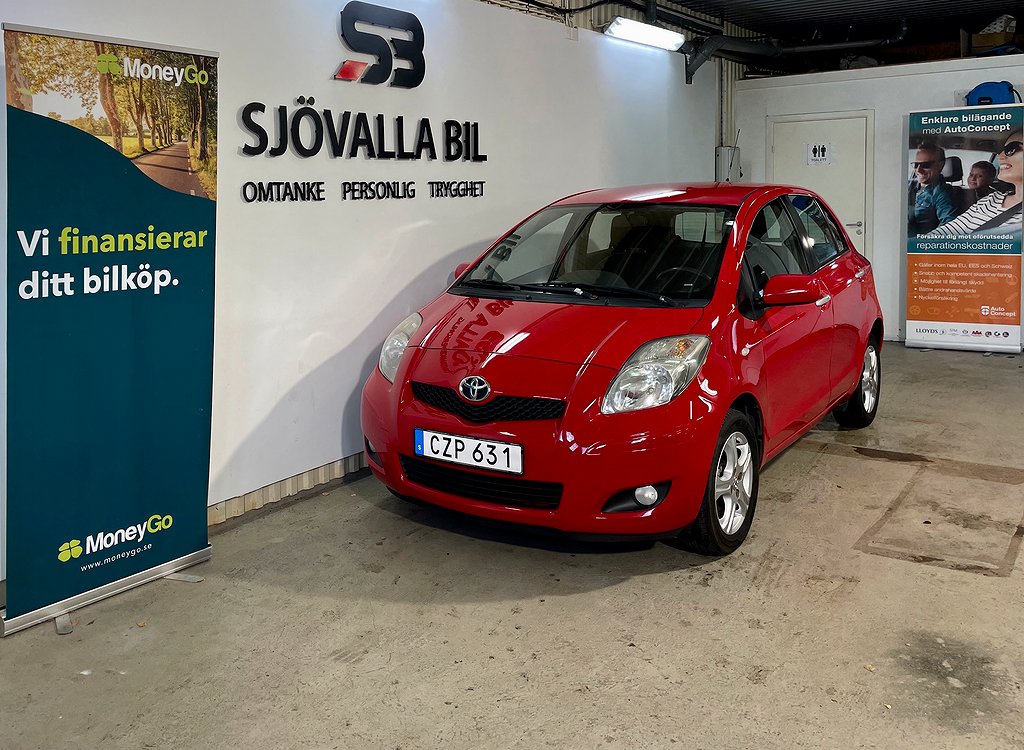 Toyota Yaris 5-dörrar 1.0 VVT-i Ny Servad 