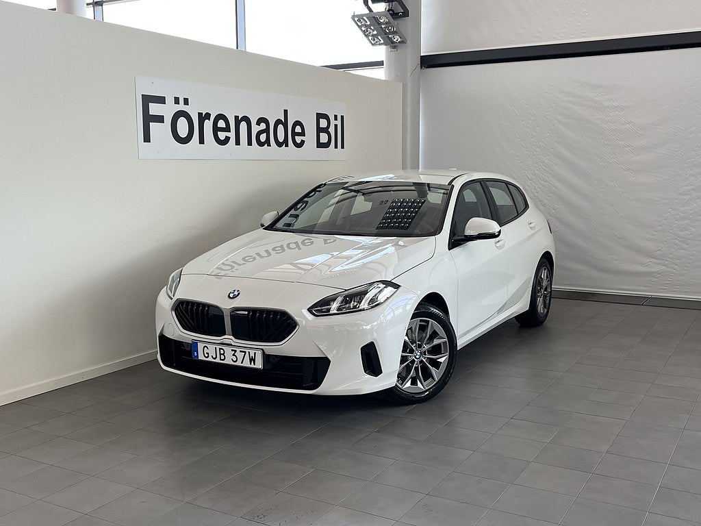 BMW 120 PRIVATLEASING fr. 3.395 kr/mån 17" Auto Park Assist 