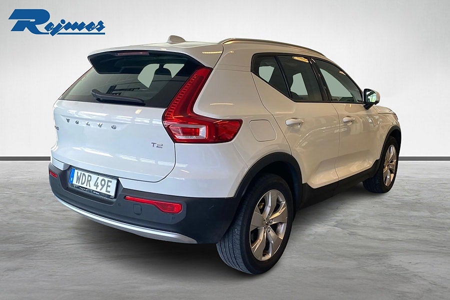 Volvo XC40 T2 FWD Momentum Teknikpkt/H&K ljud/B-kamera