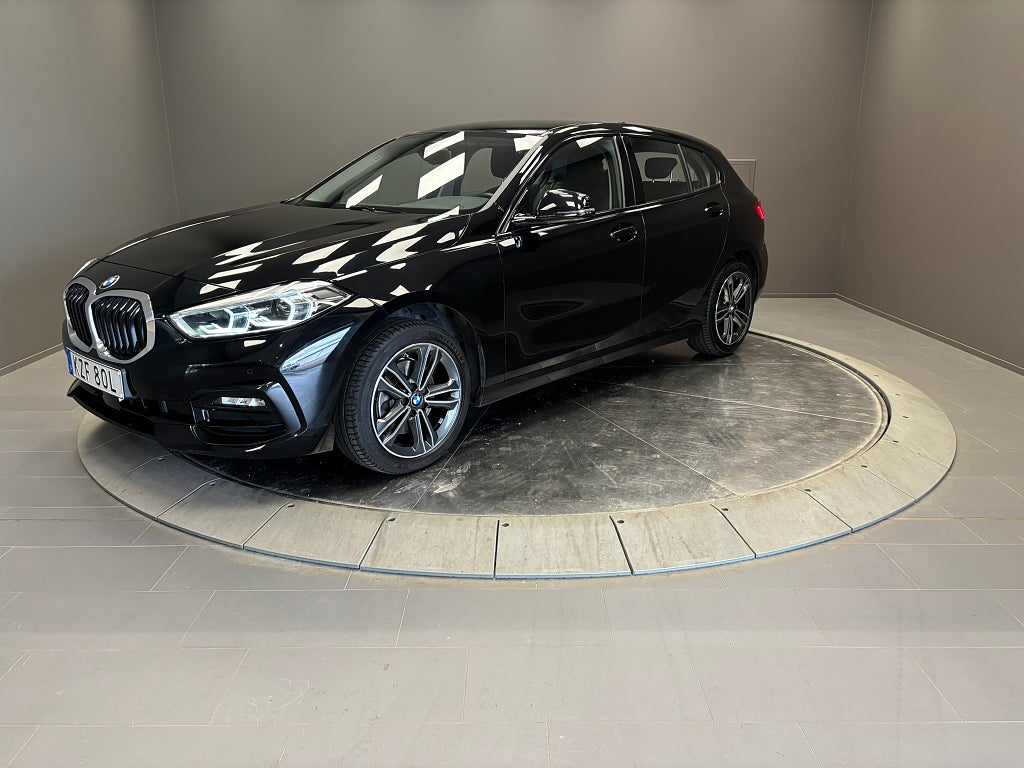 BMW 118I  Sport line Euro 6