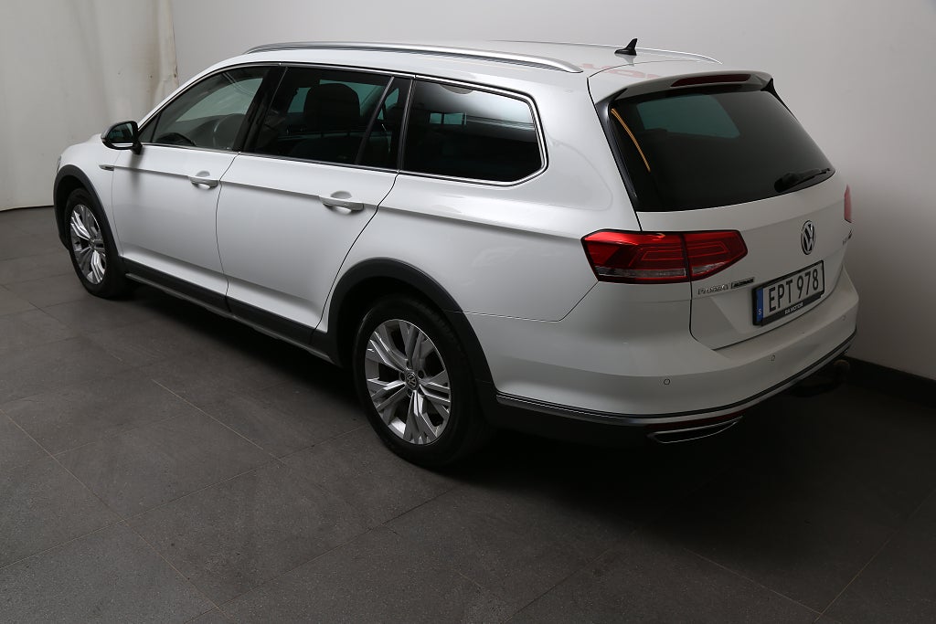 Volkswagen Passat Alltrack 2,0 TDI 190hk 4M Executive DSG Navi Skinn Värmar 2018