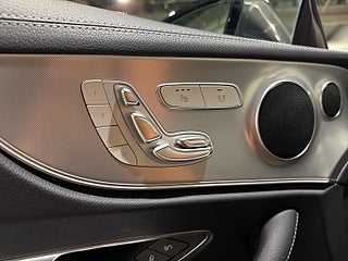 Mercedes-Benz E 200 AWD Coupé Aut AMG Line Pano Pvärm HuD Kamera Skinn – bild 18