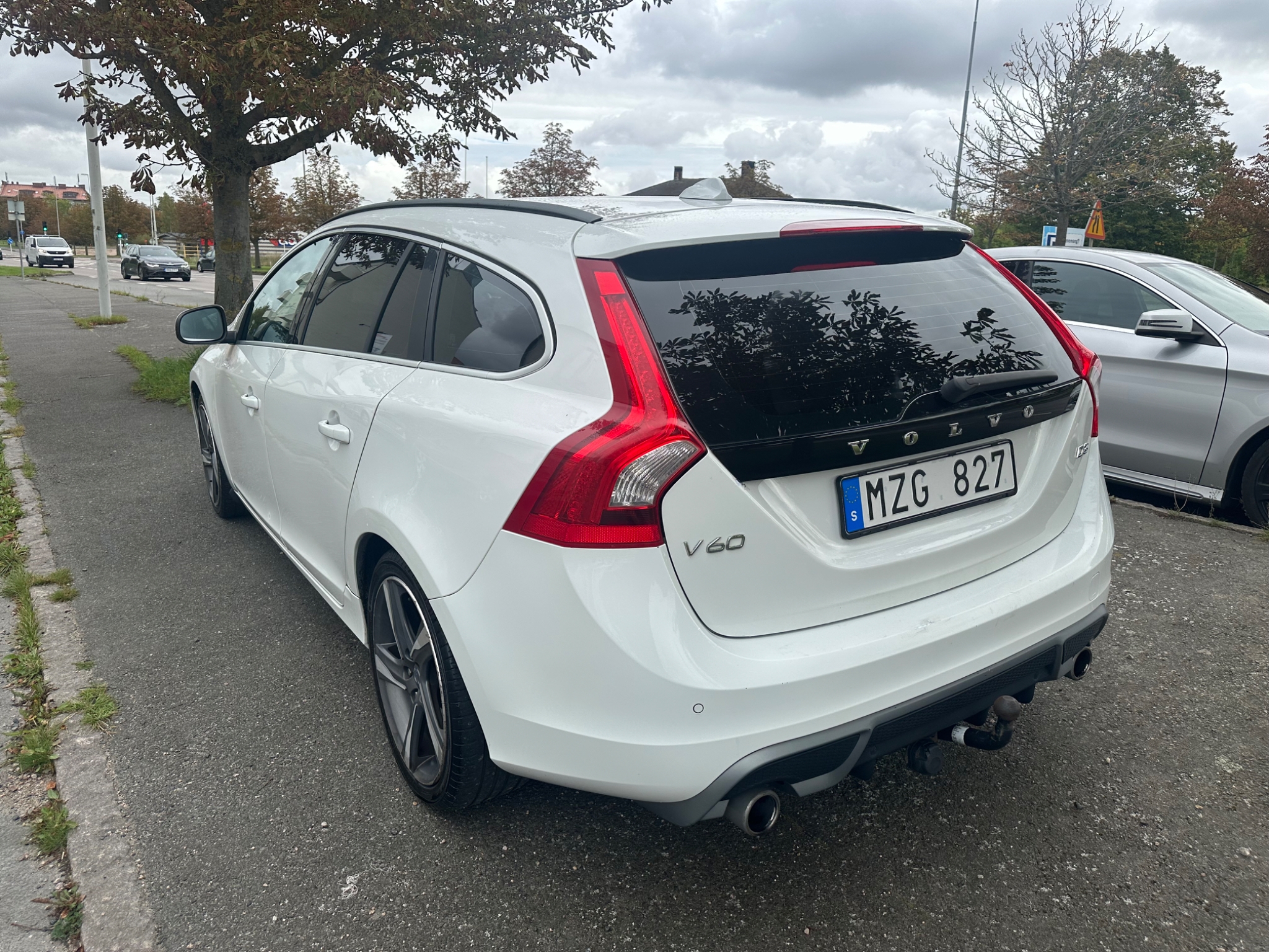 Volvo V60 D3 Geartronic R-Design Euro 5 2013, photo 7/10