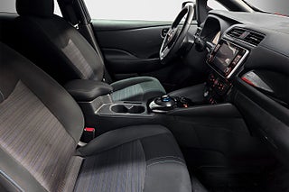 Halvkombi Nissan Leaf 11 av 23