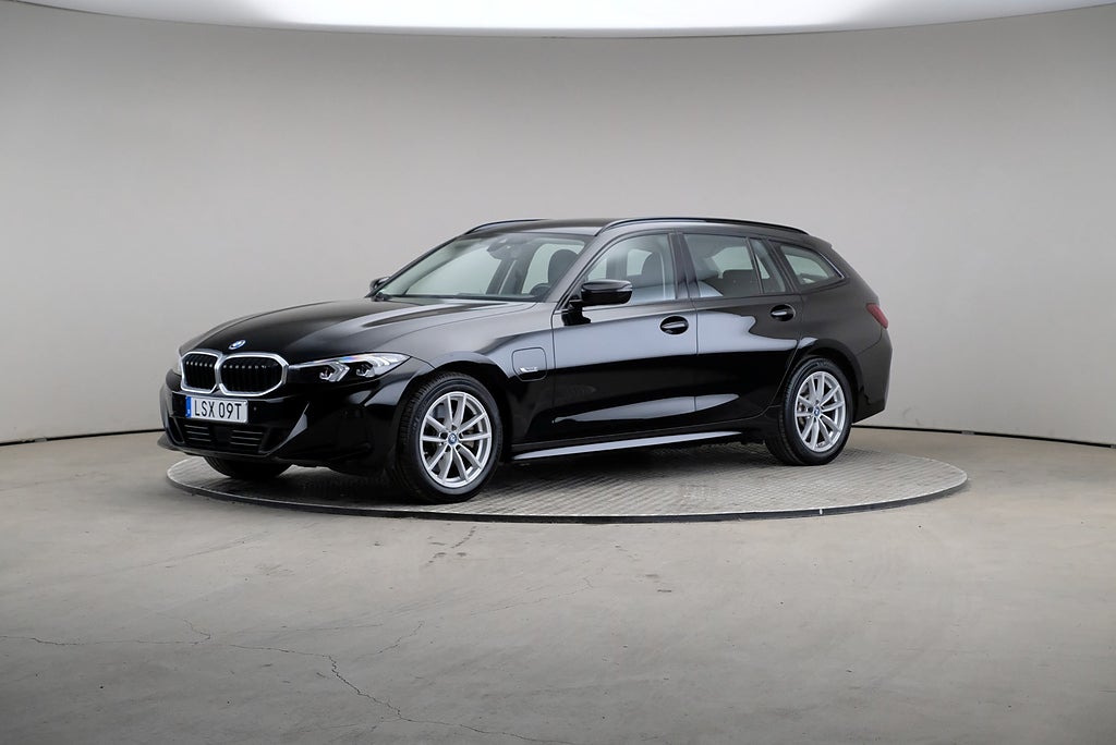 BMW 330e 3 Touring 292hk Drag Läder