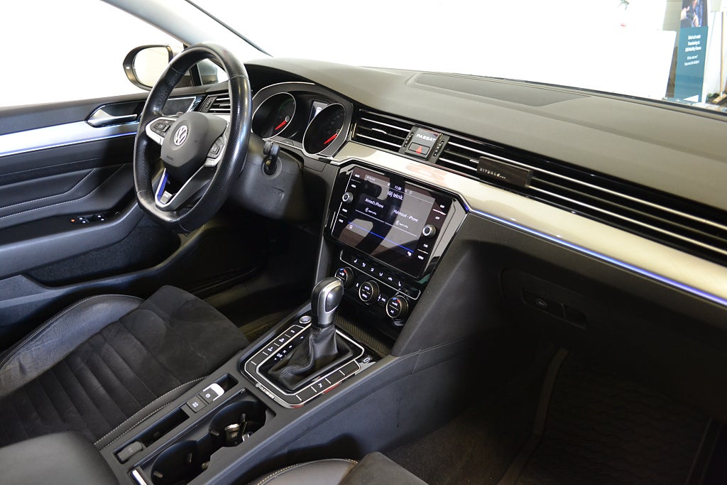 Volkswagen Passat Sportscombi GTE Plug-in Kamera Drag Värmare Navi IQ 2020